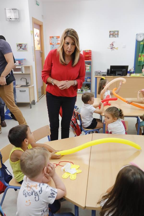 En imágenes, la «vuelta al cole» en la capital hispalense