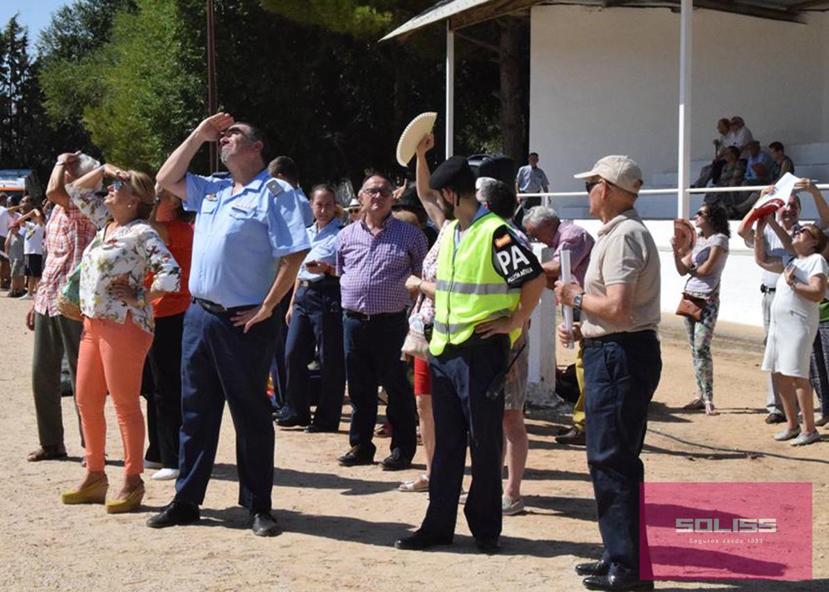 Exhibición de paracaidismo del Ejército del Aire en Villatobas