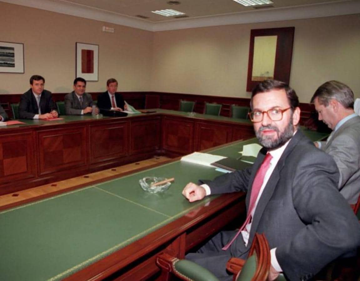 Mariano Rajoy comenzó en primera línea política como ministro de Administraciones Públicas. Esta foto es del año 1997. 