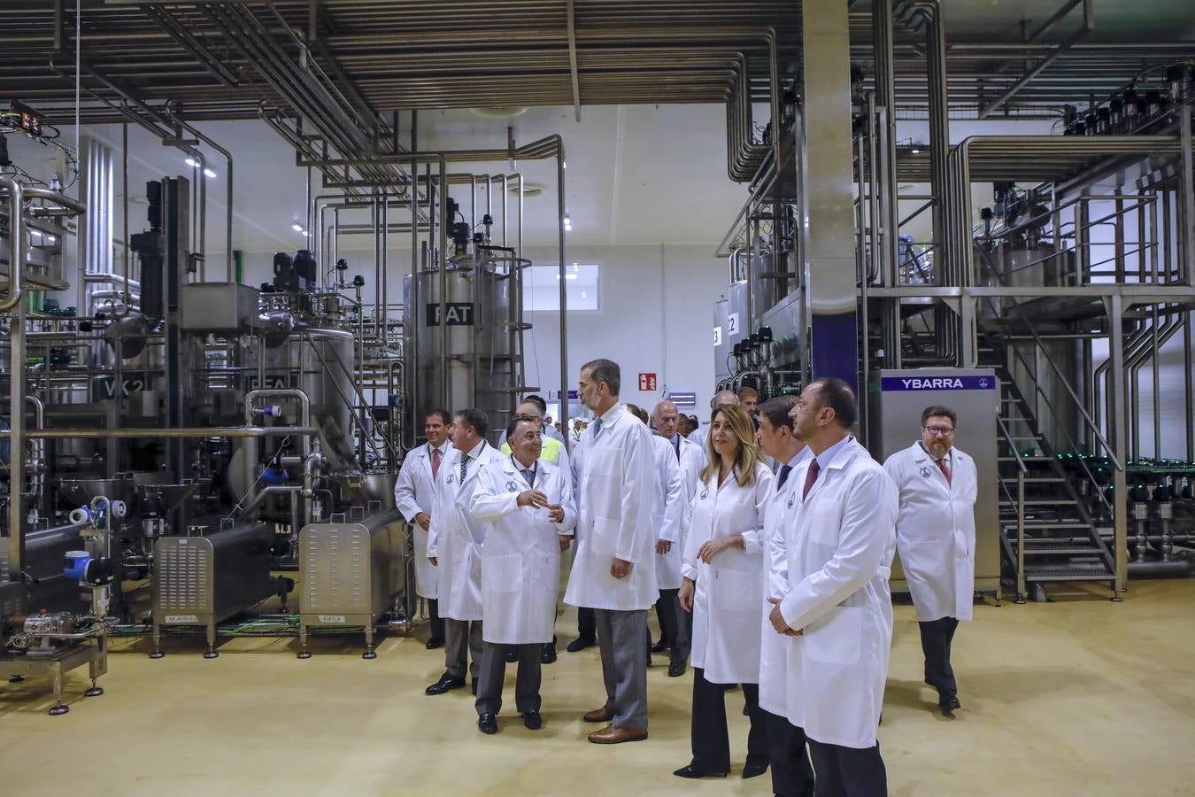 En imágenes, el Rey en la inauguración de la nueva fábrica de Ybarra en Sevilla