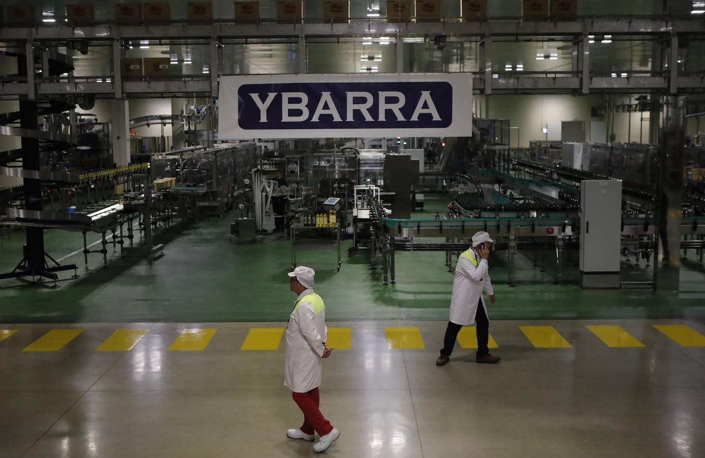 En imágenes, el Rey en la inauguración de la nueva fábrica de Ybarra en Sevilla