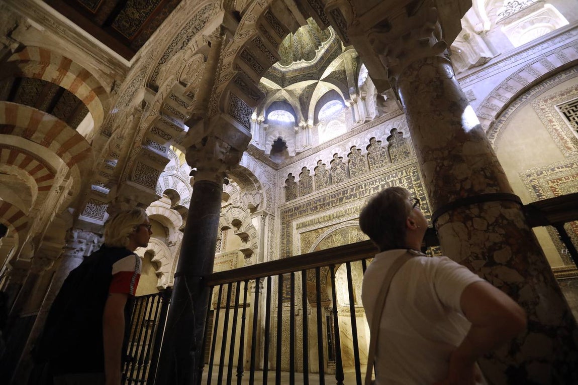 La visita de Rafael Moneo a la Mezquita-Catedral de Córdoba, en imágenes