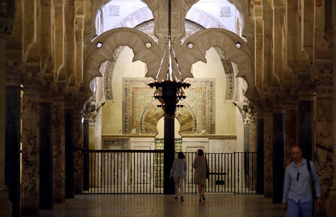La visita de Rafael Moneo a la Mezquita-Catedral de Córdoba, en imágenes