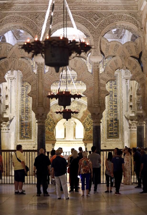 La visita de Rafael Moneo a la Mezquita-Catedral de Córdoba, en imágenes