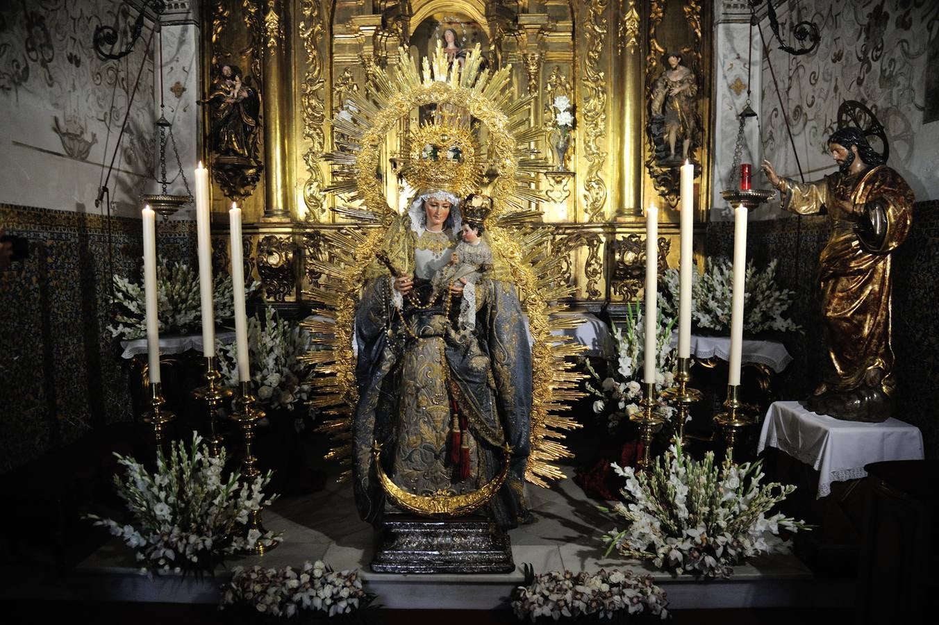 Galería del besamanos de la Virgen de la Luz