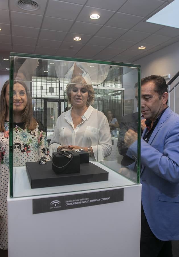 La visita de Rosa Tous a la Escuela de Joyería de Córdoba, en imágenes