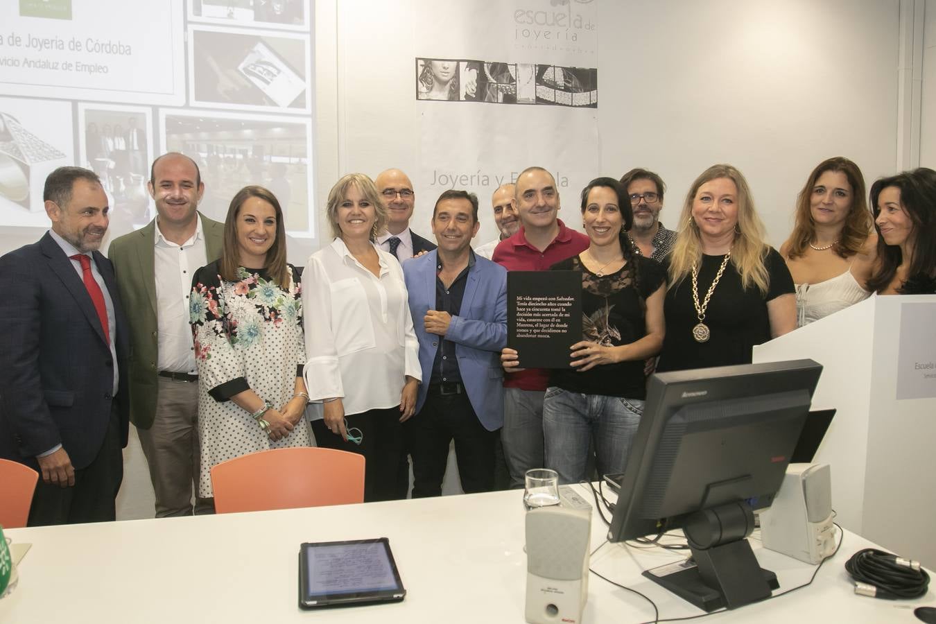 La visita de Rosa Tous a la Escuela de Joyería de Córdoba, en imágenes