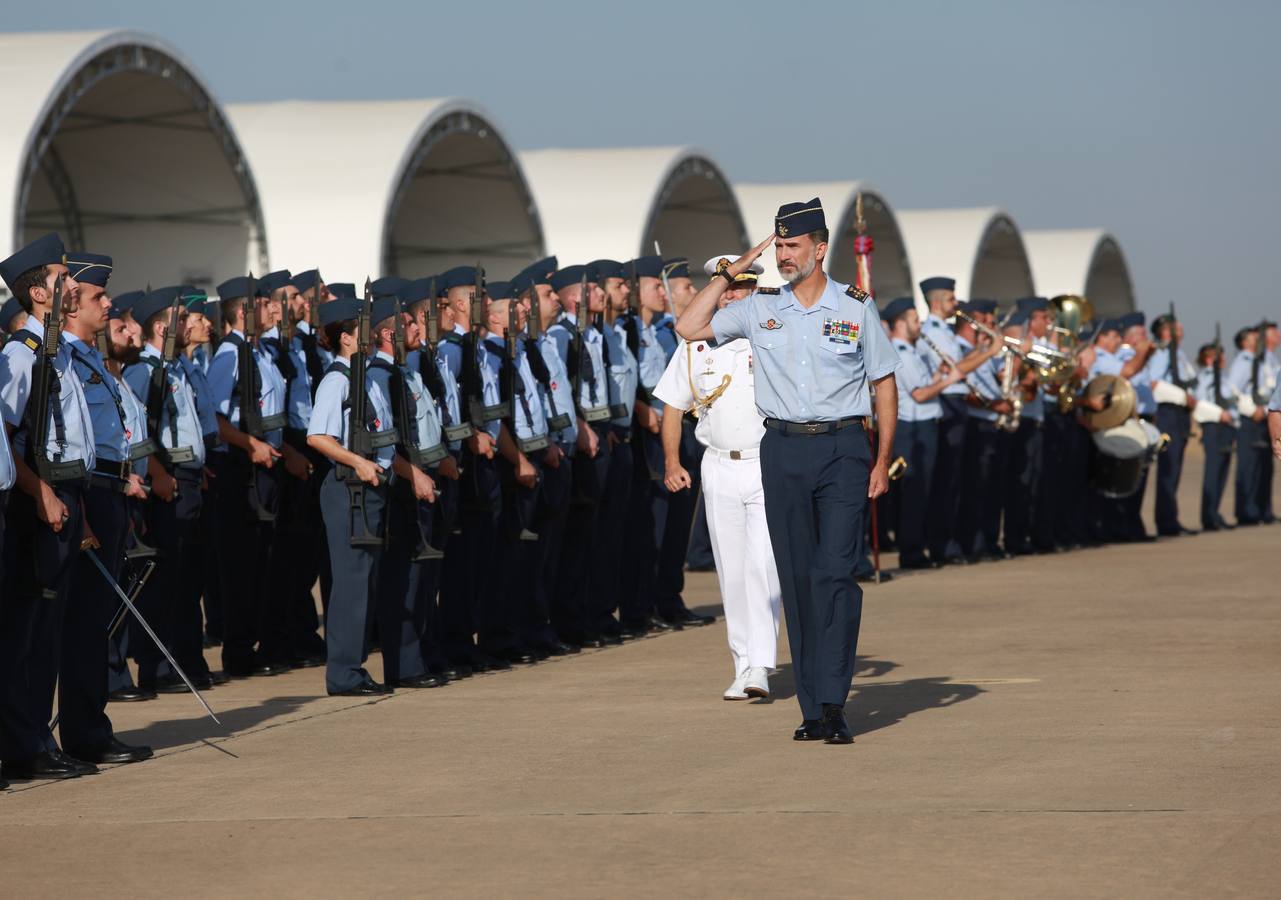 En imágenes, visita del Rey Felipe VI a la base de Morón