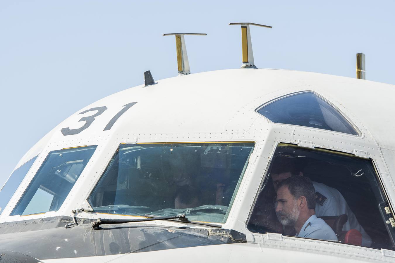 En imágenes, visita del Rey Felipe VI a la base de Morón