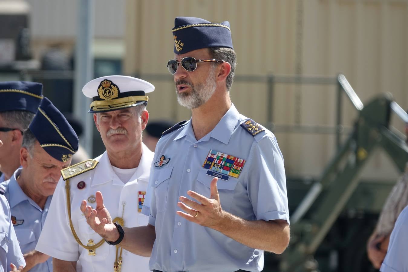 En imágenes, visita del Rey Felipe VI a la base de Morón