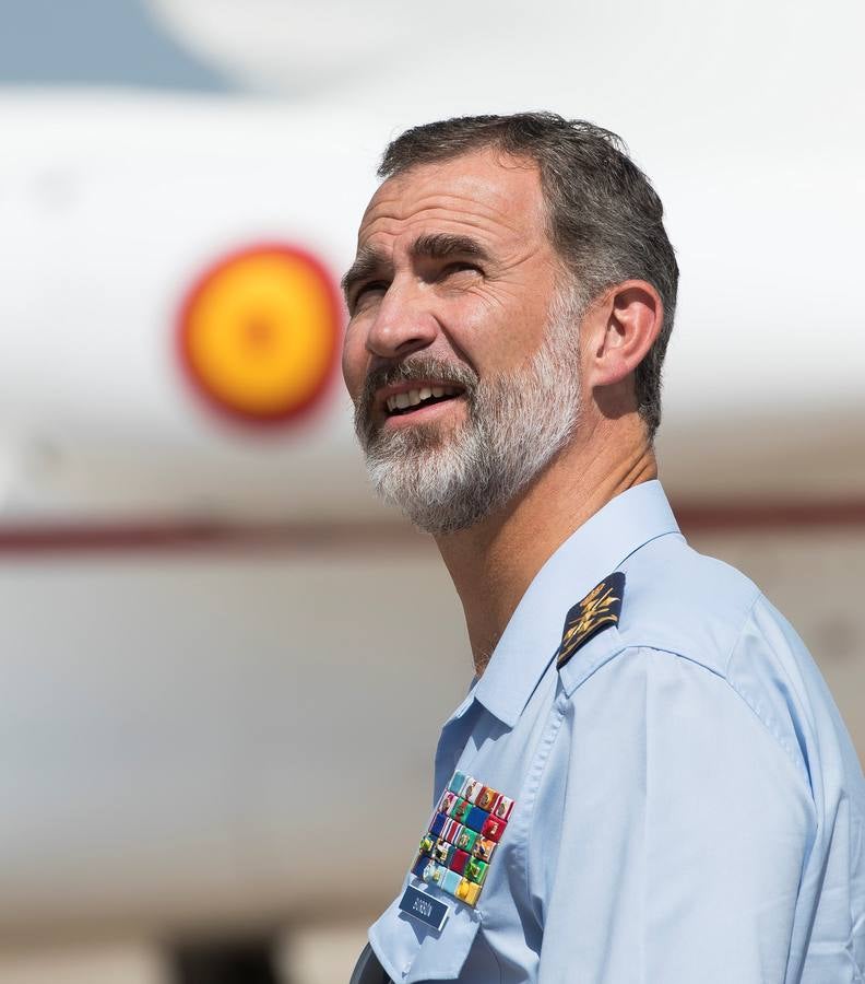 En imágenes, visita del Rey Felipe VI a la base de Morón