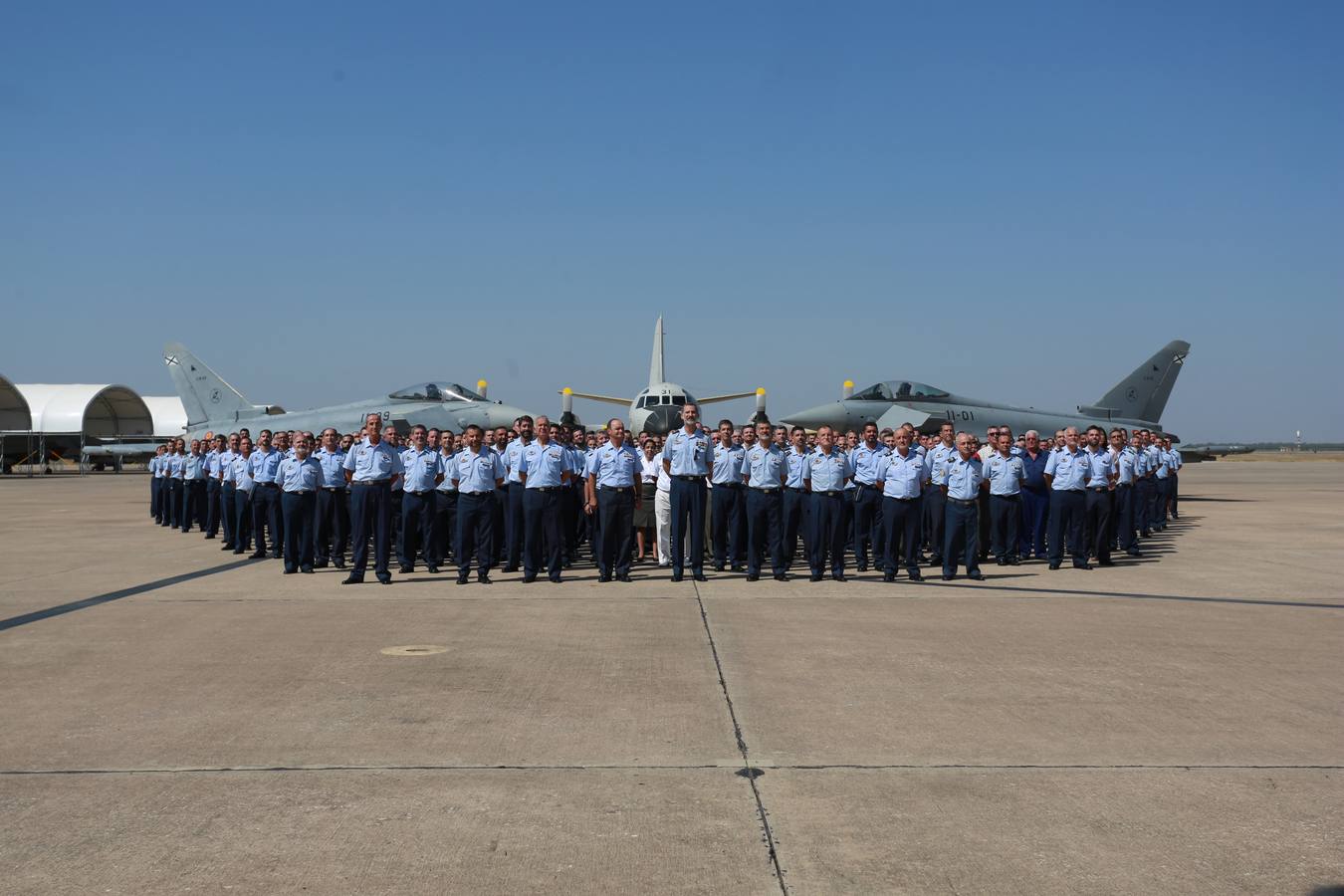 En imágenes, visita del Rey Felipe VI a la base de Morón