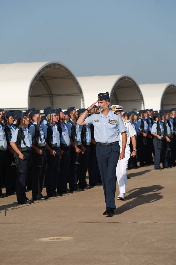 En imágenes, visita del Rey Felipe VI a la base de Morón