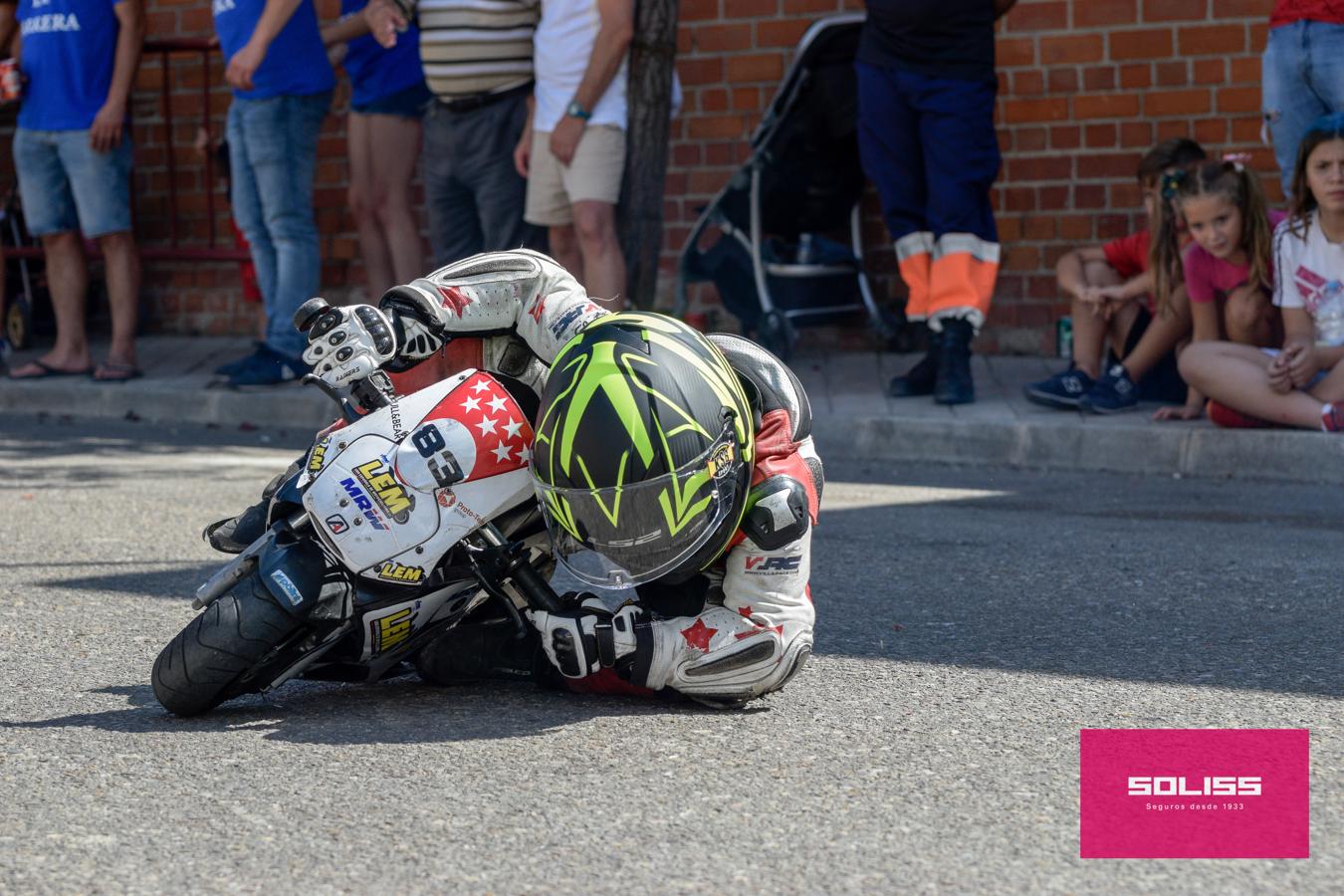 Exhibición del moto club Dara con los más pequeños de Pantoja