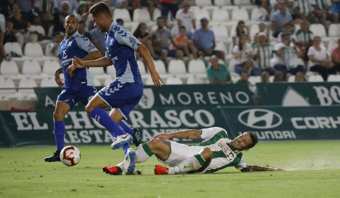 Las mejores jugadas del Córdoba-Tenerife, en imágenes