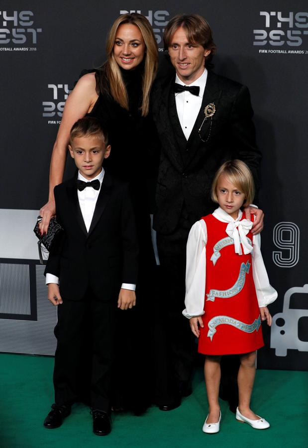 Luka Modric, junto a su familia. 