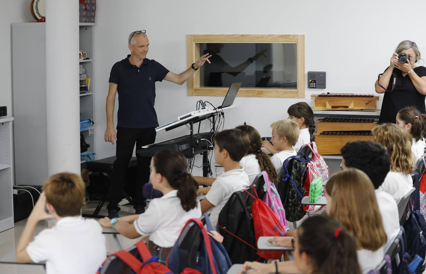 En imágenes, la visita del embajador del Reino Unido al Colegio Británico de Córdoba