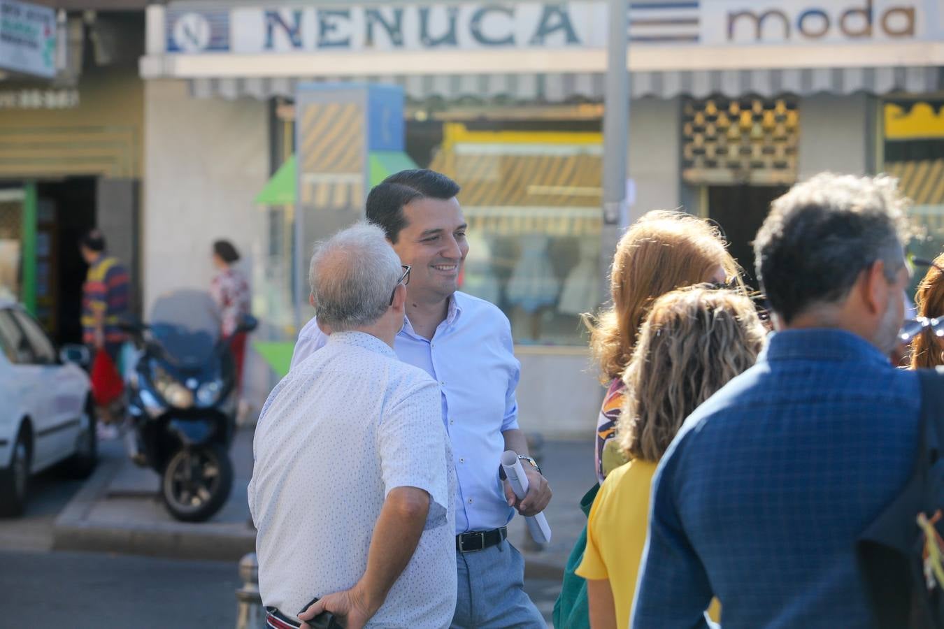 La visita de José María Bellido al barrio cordobés de Levante, en imágenes