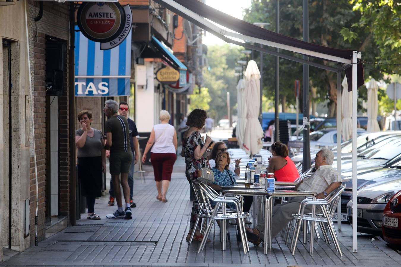 La visita de José María Bellido al barrio cordobés de Levante, en imágenes