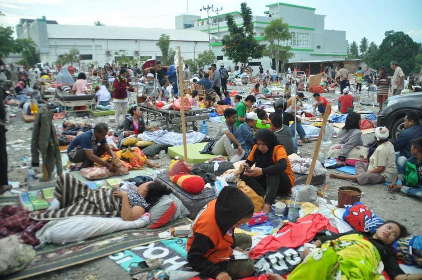 Las impactantes imágenes de la destrucción que ha ocasionado un tsunami en Indonesia