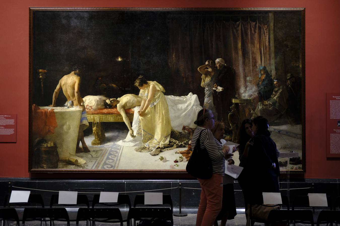 La restauración de «La muerte de Lucano», de Garnelo, en imágenes