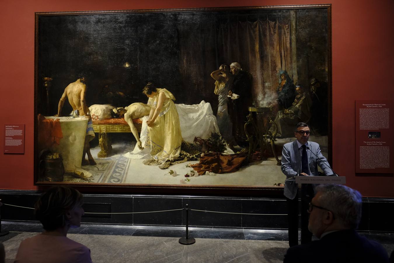 La restauración de «La muerte de Lucano», de Garnelo, en imágenes