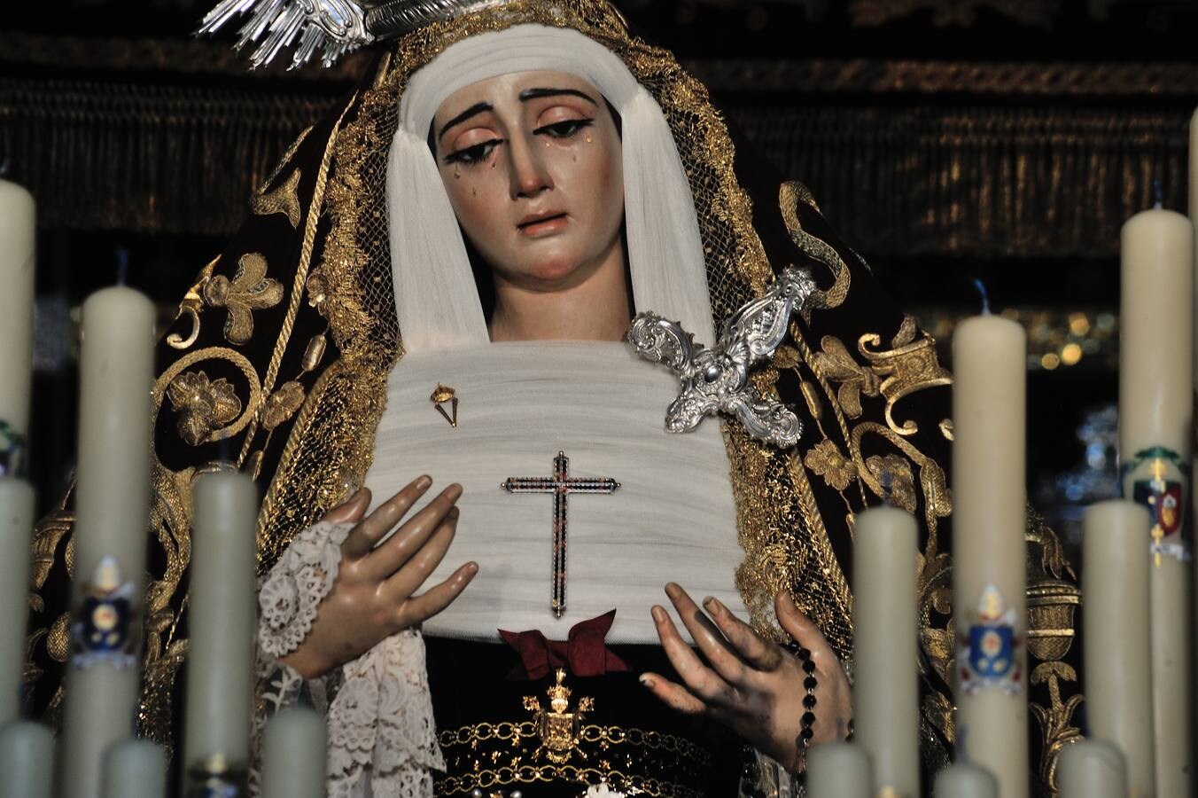 Galería de la Virgen de la Victoria de las Cigarreras en su paso de palio