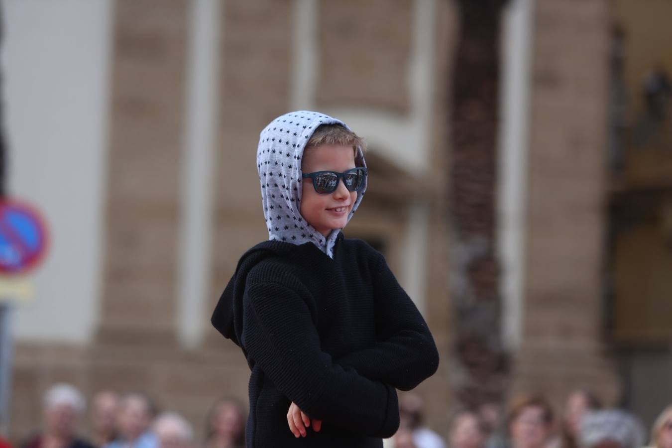 Fotos: Pasarela de moda en la Plaza de la Catedral de Cádiz