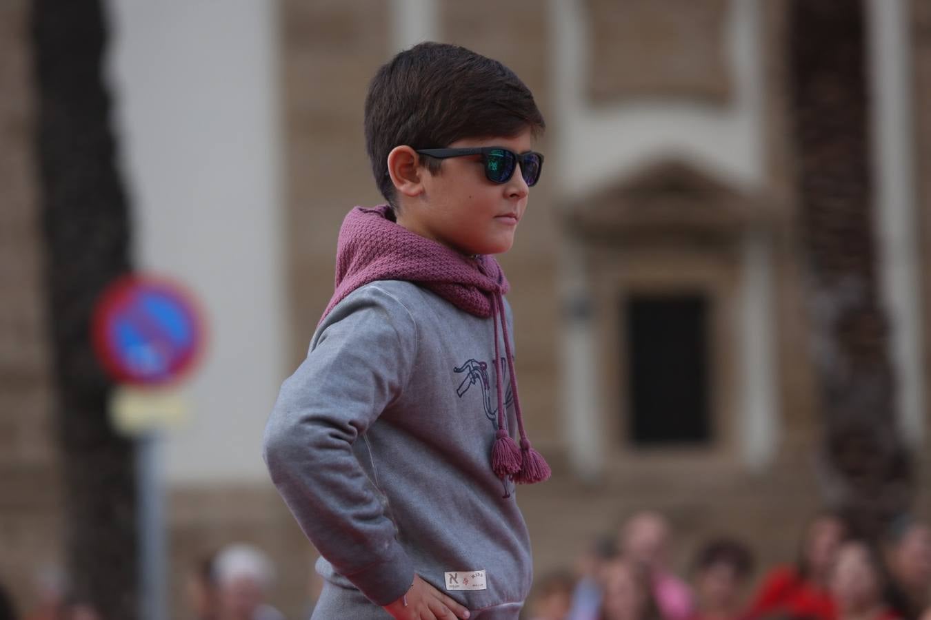 Fotos: Pasarela de moda en la Plaza de la Catedral de Cádiz