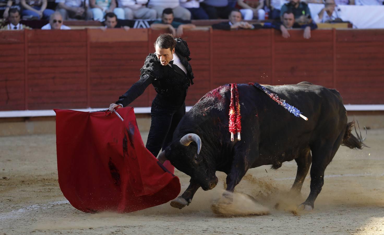 La corrida de Finito, Benítez y Filiberto Martínez en Montoro, en imágenes