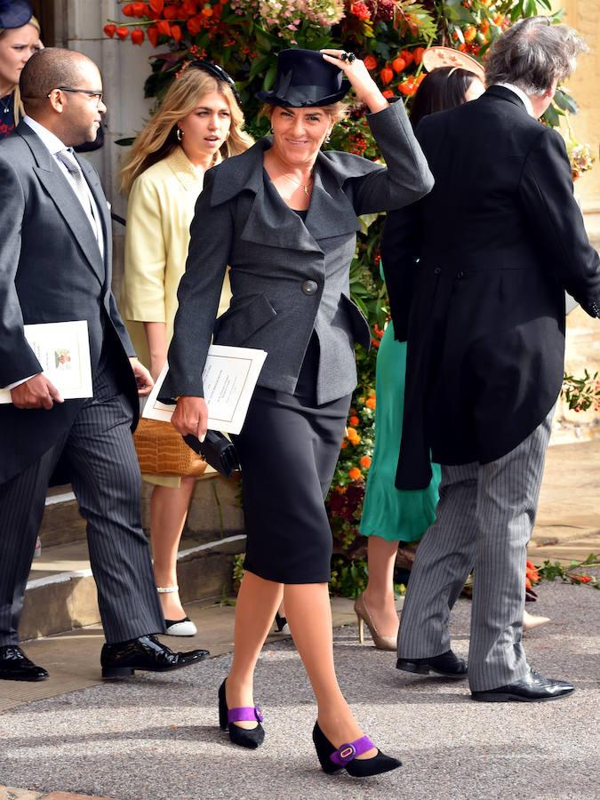 Tocados volando y faldas a lo loco: el viento ridiculiza el desfile de los invitados en la boda de Eugenia de York