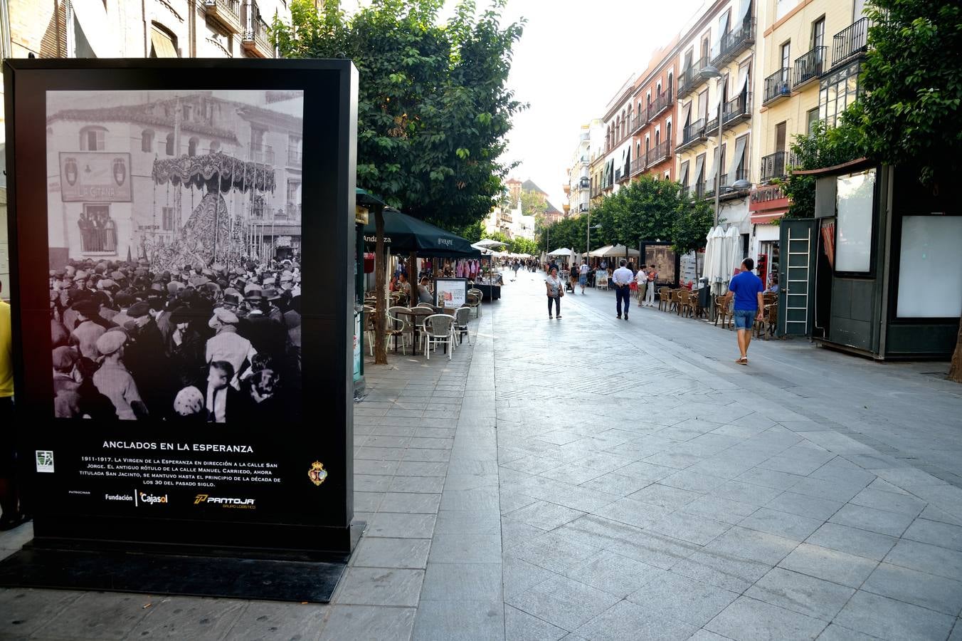 Galería de la exposición fotográfica de la Esperanza de Triana