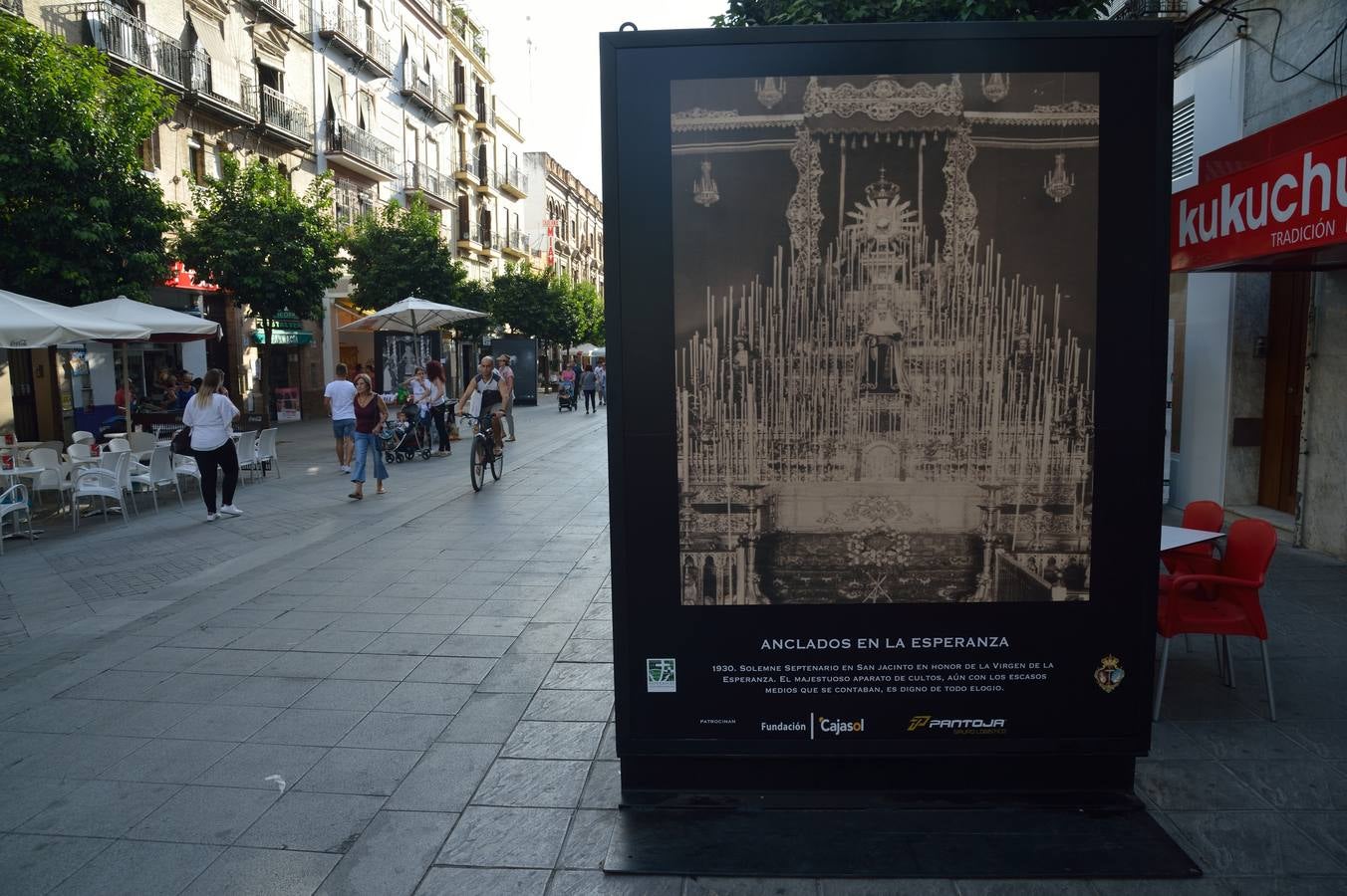 Galería de la exposición fotográfica de la Esperanza de Triana