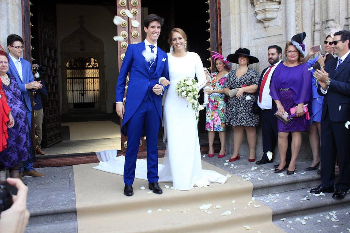 La cantante María Toledo y el torero Esaú Fernández se dan el «sí, quiero»