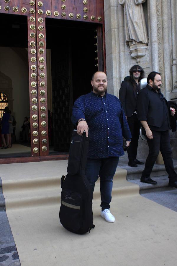 La cantante María Toledo y el torero Esaú Fernández se dan el «sí, quiero»