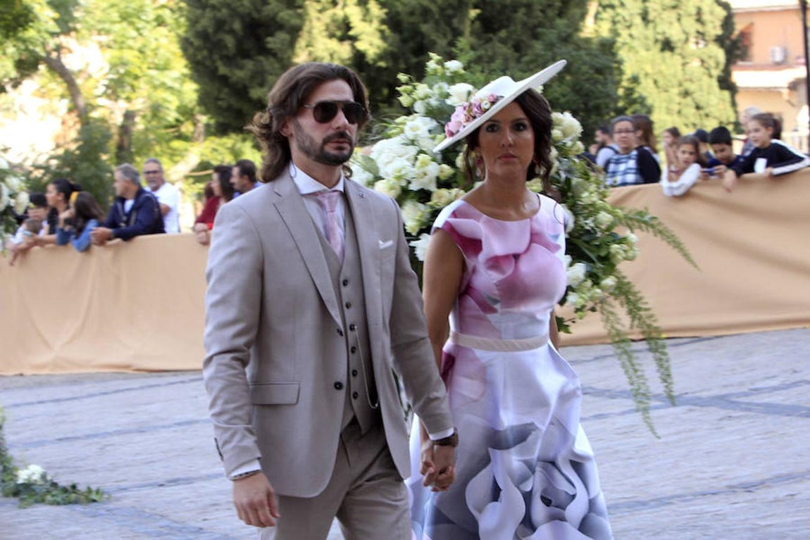 La cantante María Toledo y el torero Esaú Fernández se dan el «sí, quiero»