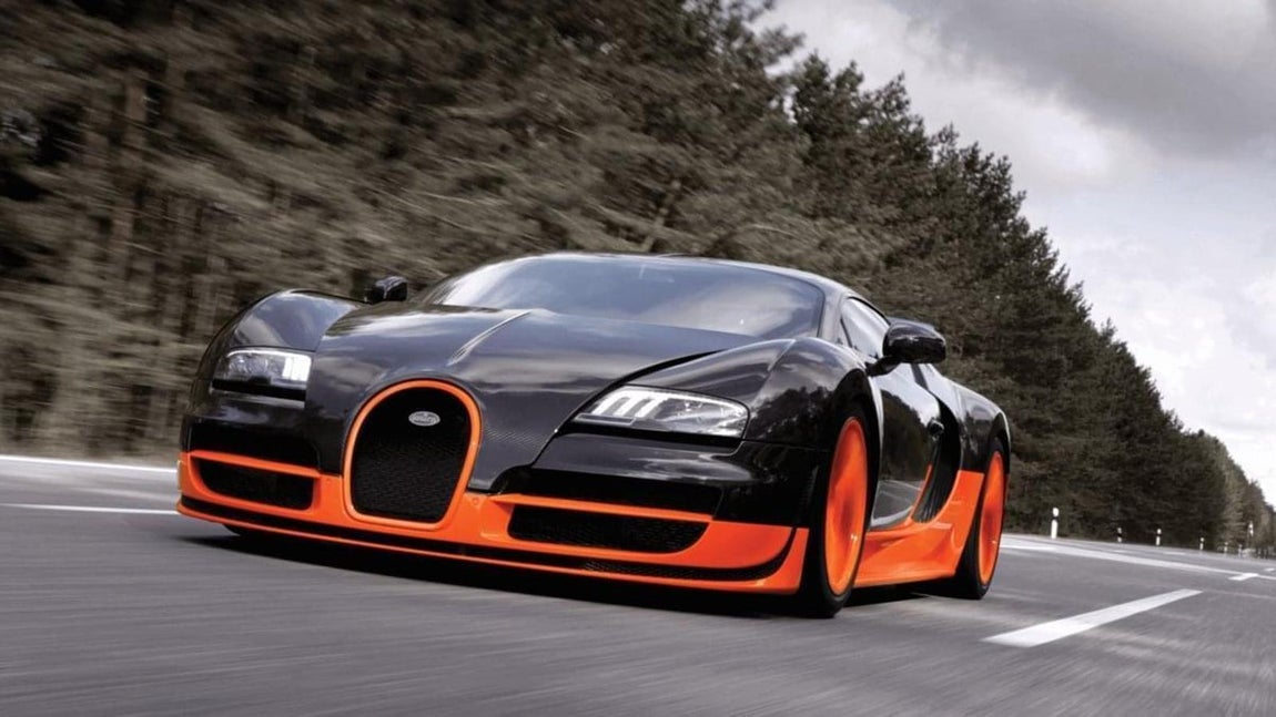 Bugati Veyron. El Bugati Veyron cuenta con un motor que ofrece una potencia de 1200 cv, es capaz de ponerse de 0 a 100 km/h en unos increíbles 2,5 segundos y alcanza una velocidad máxima de 415 km/h