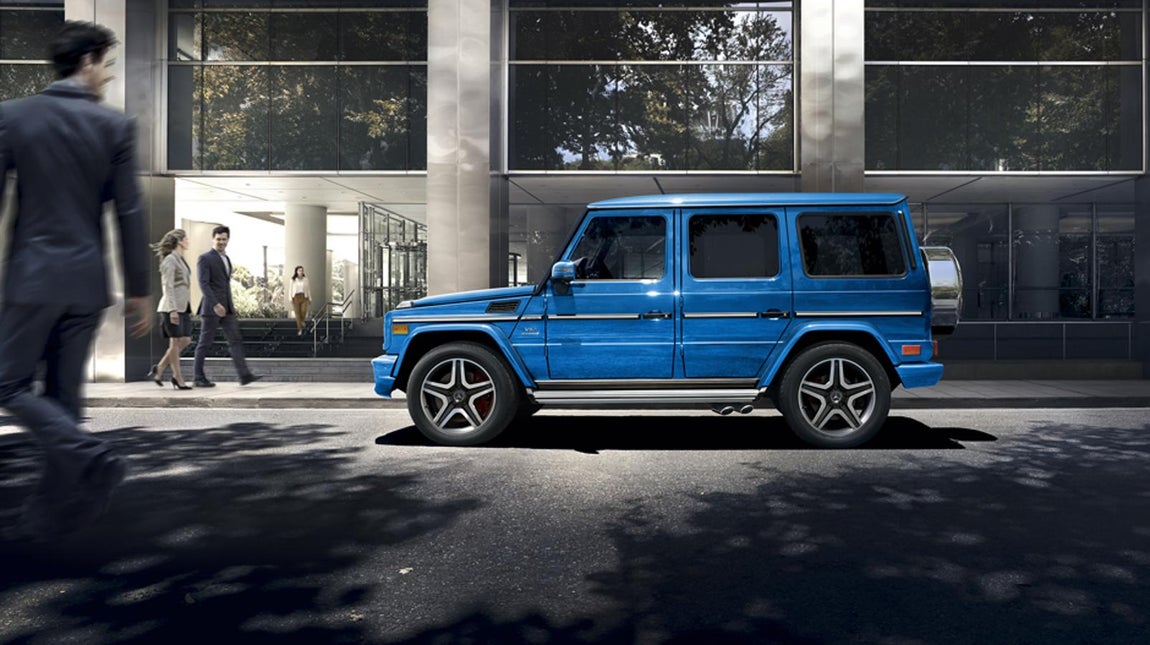 Mercedes G550 de Kim Kardashian. Sin duda, se trata de un vehículo que impresiona por sus dimensiones (4,75 metros de largo, casi dos de alto y más de dos de ancho), pero Kardashian ha ido un paso más allá y su modelo llama aún más la atención. ¿El motivo? Su <a href="https://www.abc.es/summum/motor/abci-coches-colores-unicos-mundo-201808120220_noticia.html" target="_blank">exclusivo color</a>