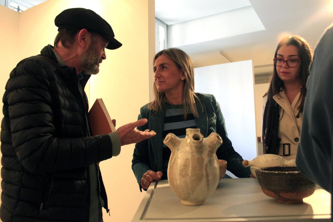 La exposición de fin de ciclo de los alumnos de la Escuela de Arte, en imágenes