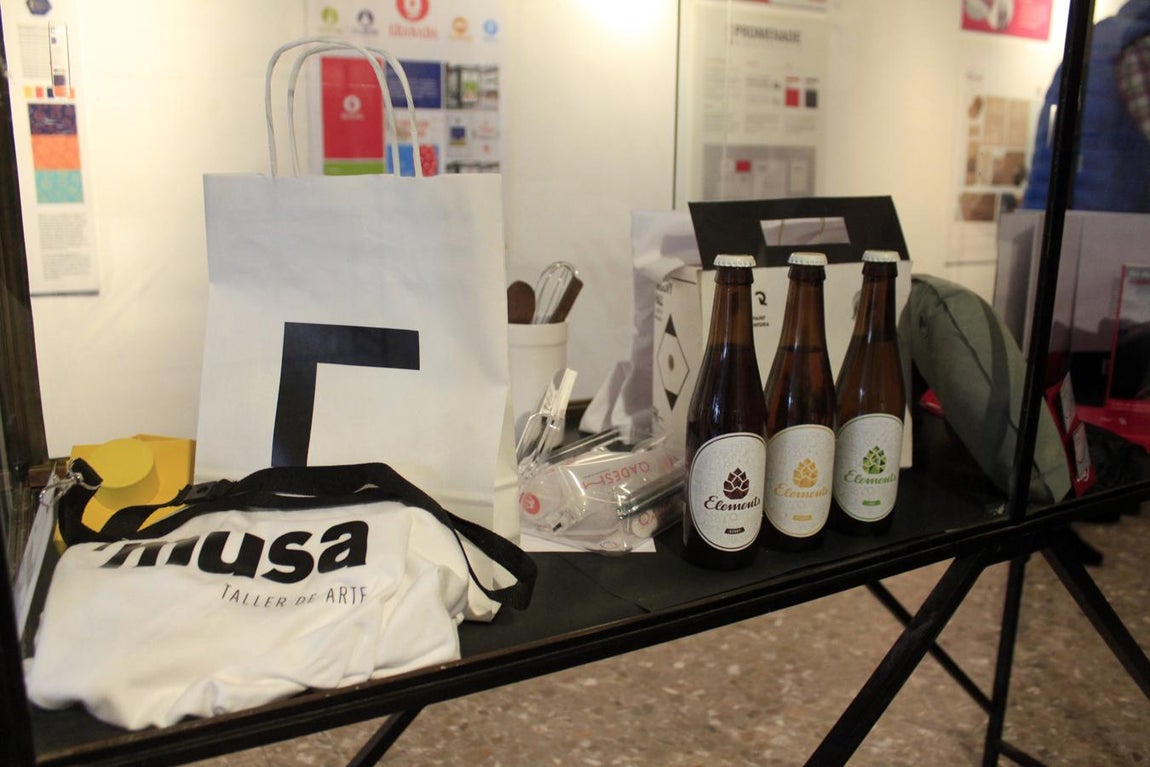 La exposición de fin de ciclo de los alumnos de la Escuela de Arte, en imágenes