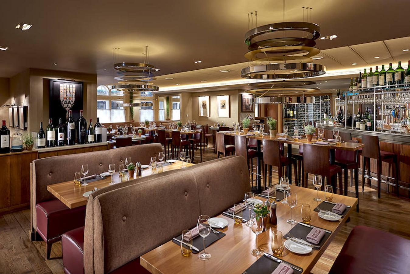 El galardonado restaurante Dinner by Heston Blumenthal volverá a abrirse con el chef Ashley Palmer-Watts. 