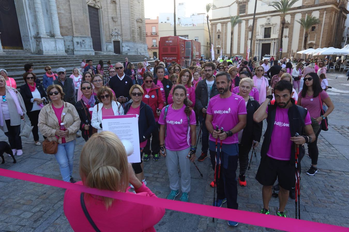 La marcha de Agamama por las calles de Cádiz