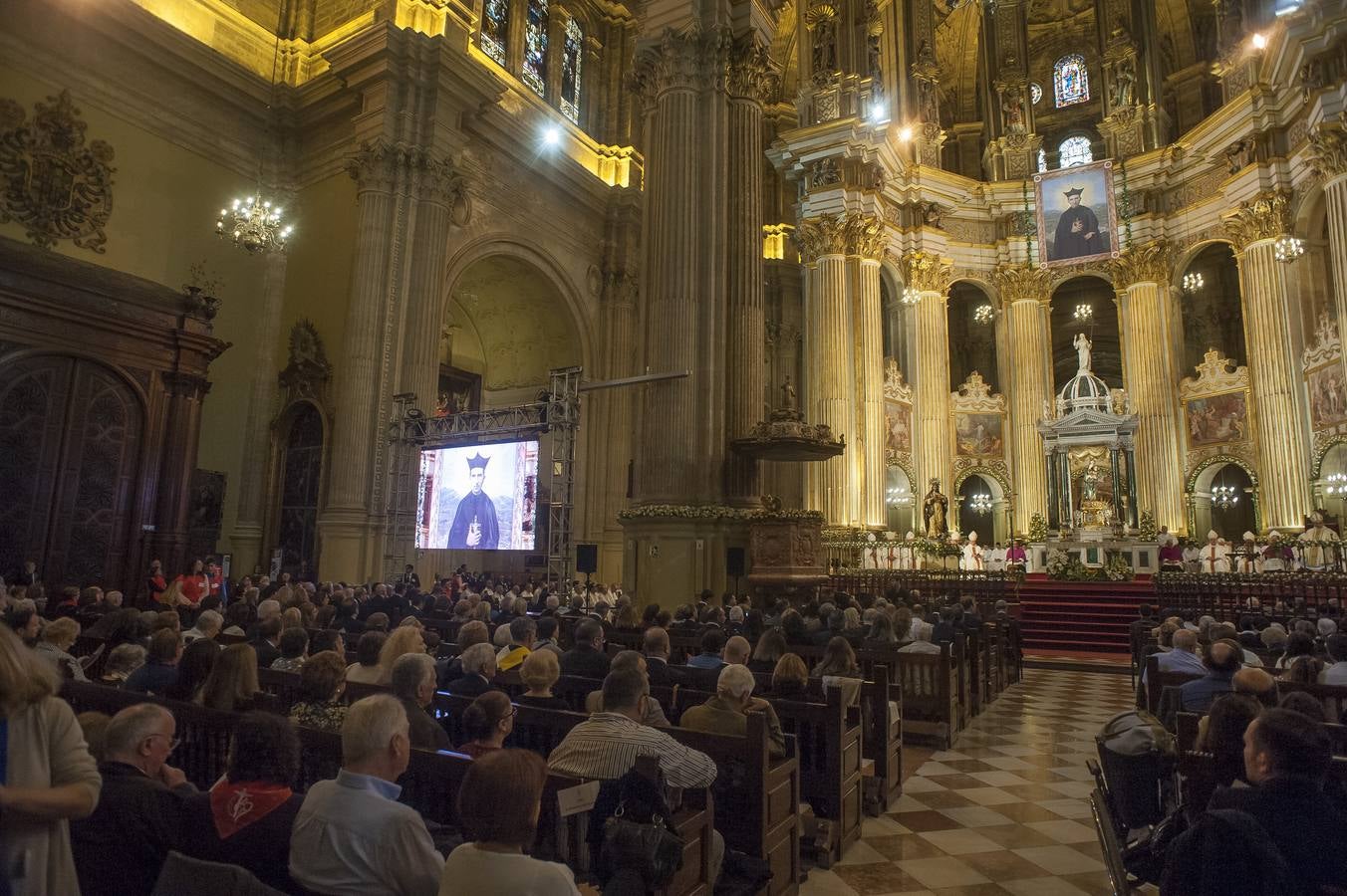 En imagen, la beatificación del Padre Arnaiz en Málaga