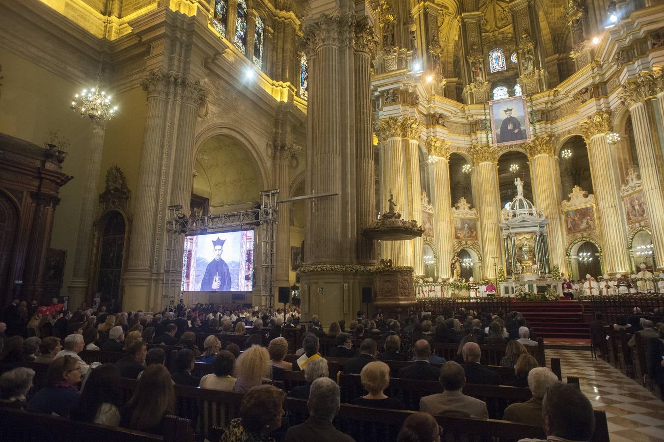 En imagen, la beatificación del Padre Arnaiz en Málaga