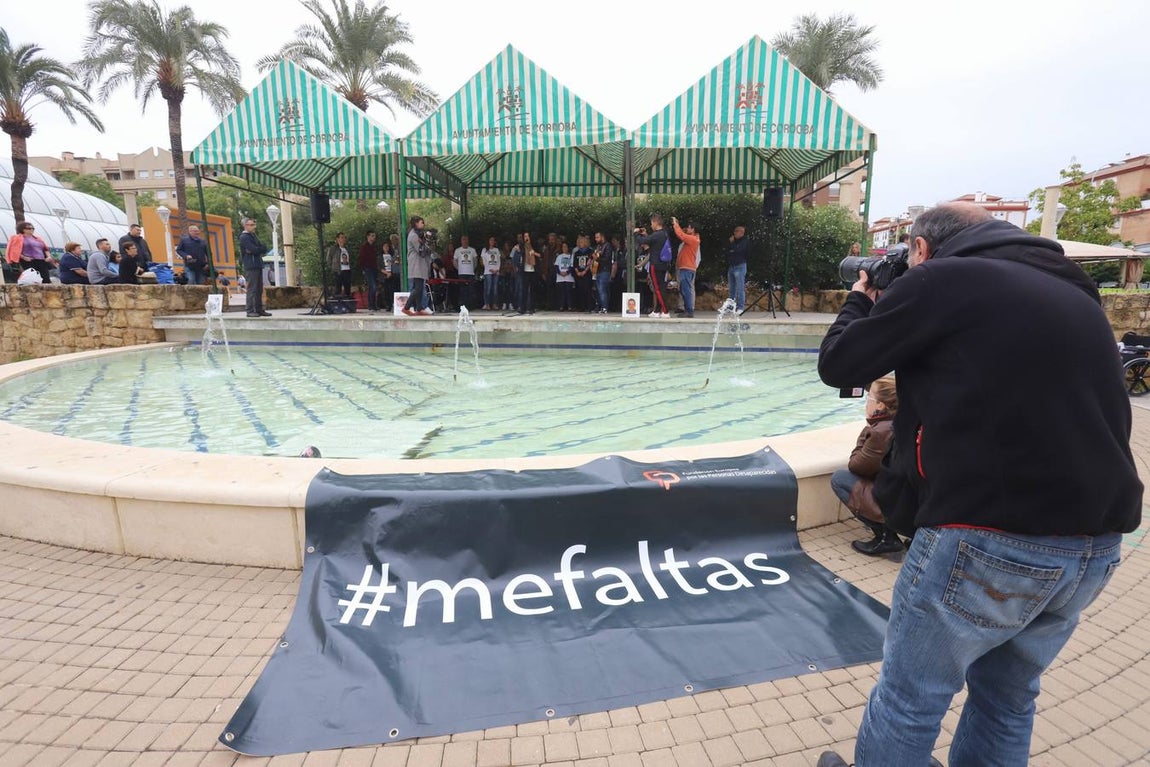 La concentración por el desaparecido Paco Molina, en imágenes