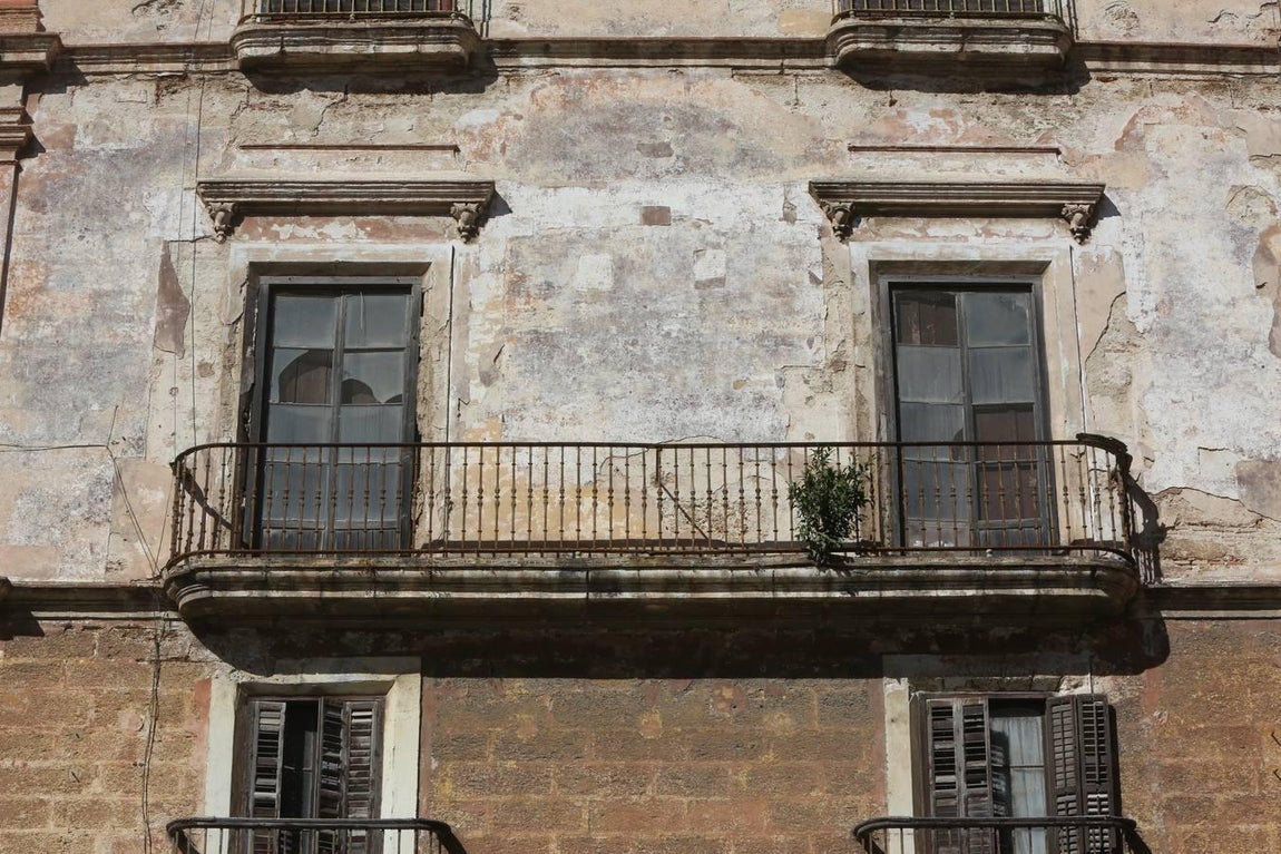 FOTOS: Un recorrido por las fincas de infravivienda en Cádiz