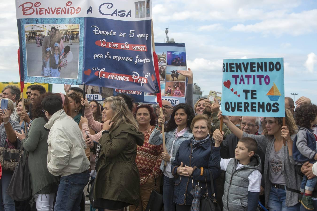 FOTOS: Emotiva llegada de la fragata Numancia a la base de Rota