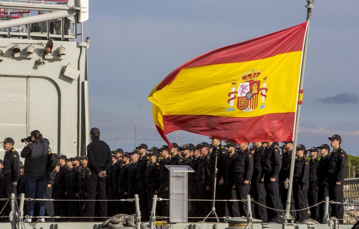 FOTOS: Emotiva llegada de la fragata Numancia a la base de Rota