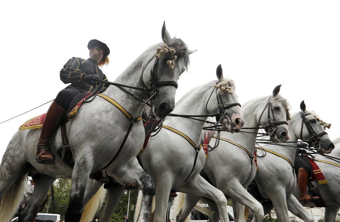 El desfile en honor a Diego López de Haro y las Caballerizas Reales de Córdoba, en imágenes