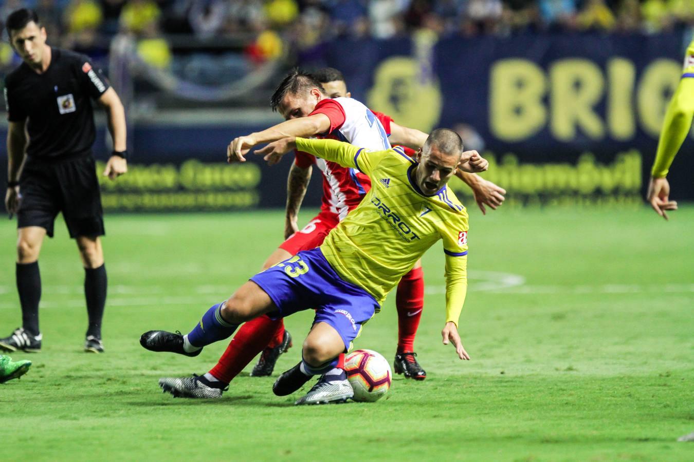 (FOTOS): Las imágenes del Cádiz CF-Sporting